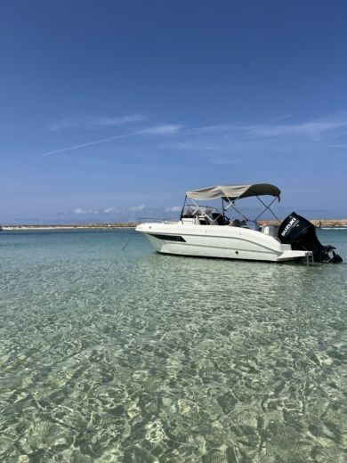 Ibiza Motorboat Pacific Craft Sun Cruiser 630 alt tag text