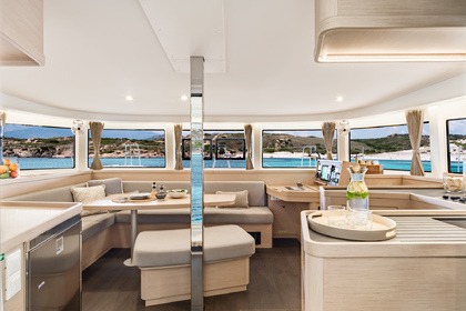 Charter Catamaran  Lagoon 42 Millenium Split