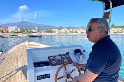 Hire Motorboat Iveco Fiat Gozzo Sorrentino Giardini Naxos