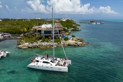 Charter Catamaran Private Catamaran Deluxe 2018 Cancún