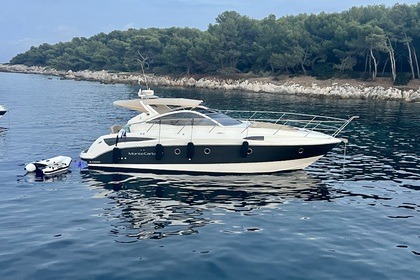 Rental Motorboat Beneteau Monte Carlo 37 Mandelieu-La Napoule