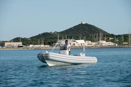 Miete Boot ohne Führerschein  At Marine At 59 Villasimius