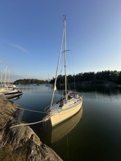 Stockholm Sailboat Bavaria 34 alt tag text