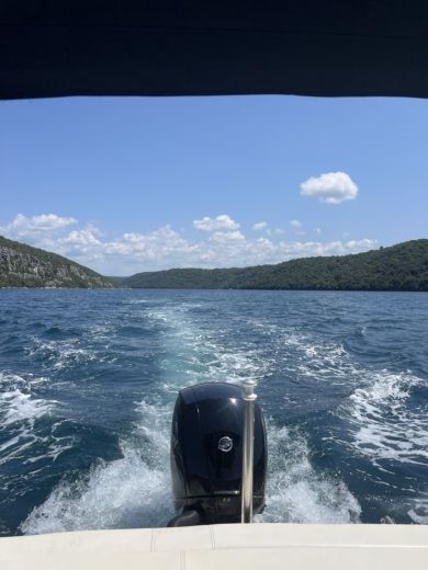 Parenzo Motorboat Sea Ray 190 Spx alt tag text