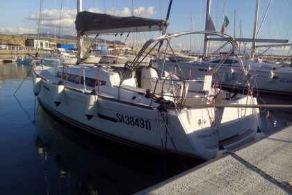 Noleggio Barca a vela JEANNEAU SUN ODYSSEY 379 Salerno