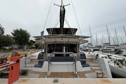 Miete Katamaran Catana Group Bali 5.2 - 6 + 2 cab. Alimos