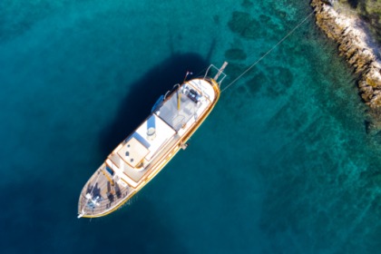 Charter Motor yacht CLASSIC YACHT GALLANT Split