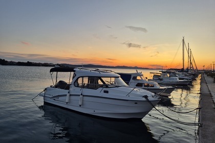 Hire Motorboat Beneteau Antares 8 Sukošan