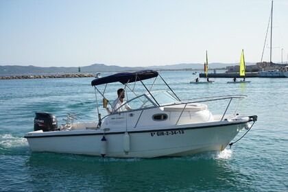 Hire Motorboat Boston Whaler Conquest 205 L'Estartit