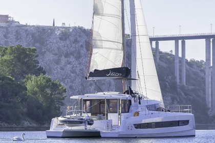 Charter Catamaran Catana Group Bali 4.2 - 4 + 1 cab. Skradin