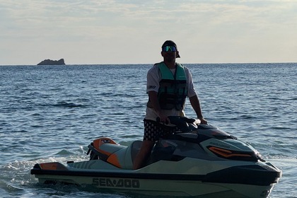 Alquiler Moto de agua Sea doo 230 wake Ibiza