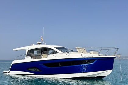 Hire Motorboat Sealine C390 Palma de Mallorca