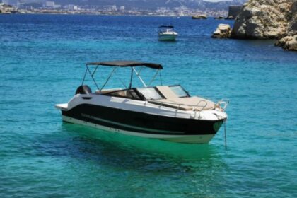 Rental Motorboat QUICKSILVER Cruiser 755 Marseille