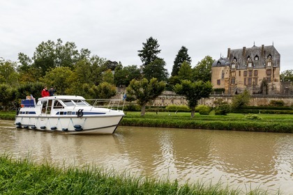 Hire Houseboat Custom Tarpon 37 DP (Pontailler-Sur-Saône) Pontailler-sur-Saône
