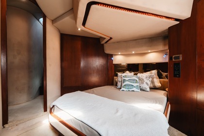 Rental Motor yacht Cruiser Yatch 5000 Sport Sedan Playa Flamingo