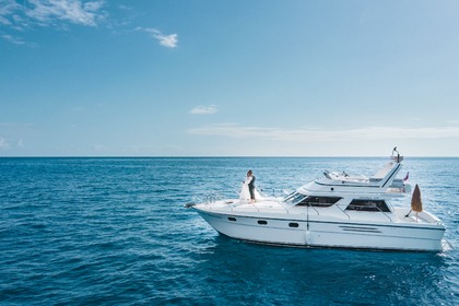 Hire Motor yacht Princess 415 Madeira