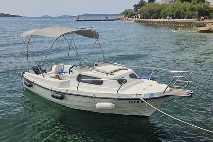 Miete Motorboot Adria 500 Vodice