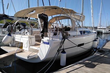 Hire Sailboat Dufour Yachts Dufour 412 GL Pula