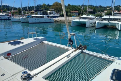 Verhuur Catamaran Lagoon 40 Herceg Novi