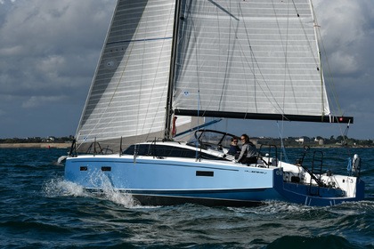 Rental Sailboat JPK JPK 39 FC La Rochelle