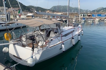 Miete Segelboot JEANNEAU SUN ODYSSEY 449 Salerno