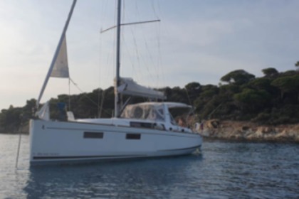 Aluguel Veleiro Beneteau Oceanis 35.1 Saint-Raphaël