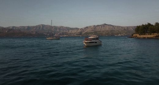 Općina Omiš Motorboat Jeanneau Merry Fisher 855 alt tag text