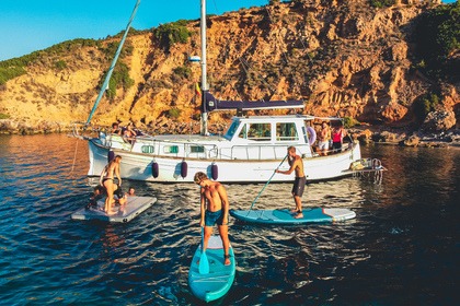 Alquiler Lancha Luxury Mallorquin Llaut Private Dining available on board Palma de Mallorca