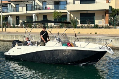 Miete Motorboot Quicksilver Activ 675 Open Fréjus