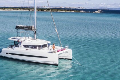 Hire Catamaran Bali Bali 4.1 O.V. Praslin