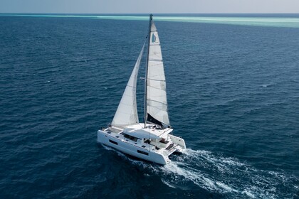 Charter Catamaran Lagoon 40 Malé