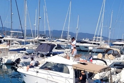 Hire Motorboat Beneteau Antarès Série 9 Avec Fly - Journée Ou Demi-Journée Saint-Raphaël