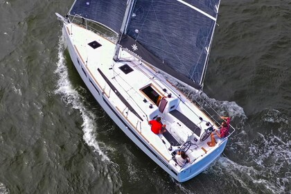 Чартер Парусная яхта Jeanneau Sun Odessey 349 Нидерланды