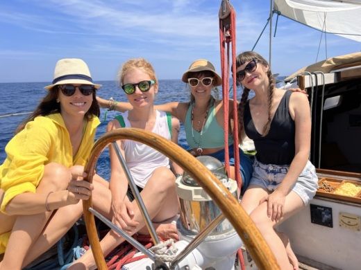 Puerto de la Selva Sailboat HALBERG RASSY 33 MISTRAL alt tag text