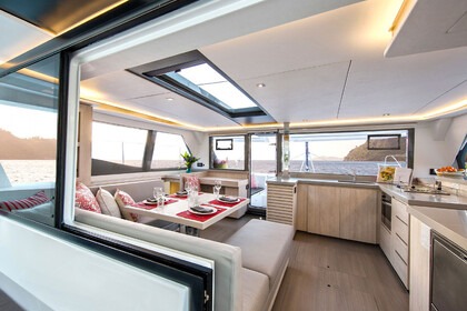 Charter Catamaran  Moorings 4500L/10 Road Town