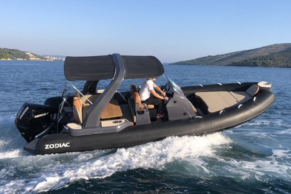 Verhuur RIB Zodiac 7.5 Medline Trogir