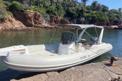 Noleggio Gommone Capelli Tempest 770 Luxe Fréjus