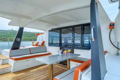 Rental Sailboat Luna 47 POWER Split