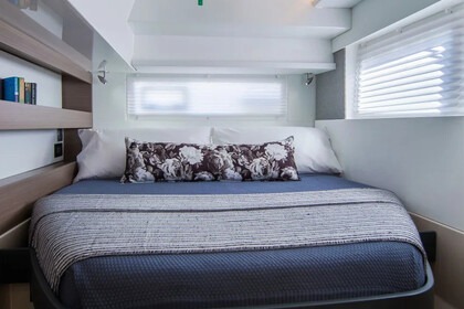 Hire Catamaran  Moorings 4200/3/3 Raiatea