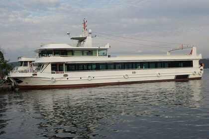Hire Motor yacht Spacious 42m SUPERYACHT! B23 Spacious 42m SUPERYACHT! B23 İstanbul