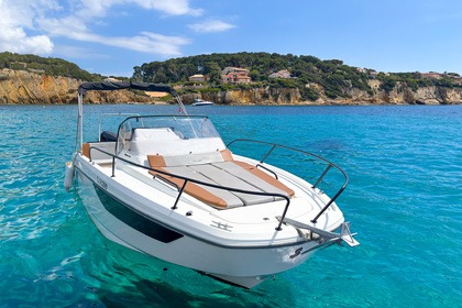 Hire Motorboat Beneteau Flyer 8 Sundeck Bandol