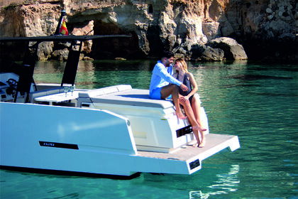 Verhuur Motorboot De Antonio Yachts D28 Open Cala Nova