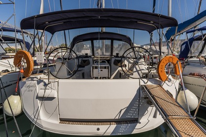 Rental Sailboat Jeanneau Sun Odyssey 519 - 4 cabins Athens