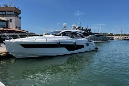 Rental Motorboat Azimut Atlantis 51 Cavalaire-sur-Mer