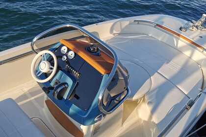 Hire Motorboat Invictus FX 200 Hagnau am Bodensee