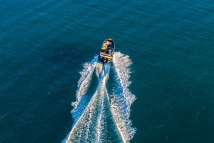 Hire Boat without licence  SANTORINI BLACK BOAT Santorini