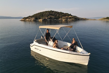 Charter Motorboat Compass 160e Vourvourou