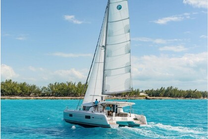 Rental Catamaran Lagoon-Bénéteau Lagoon 42 - 4 + 2 cab. Saint Martin