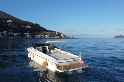 Charter Motorboat Cranchi Endurance 31 Alassio