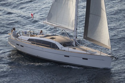 Charter Sailboat Wauquiez Pilot Saloon 48 Marseille